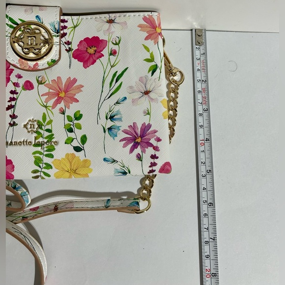 Nanette Lepore NWOT Neutral White Floral Crossbody or Wristlet Clutch 8"x5" - Picture 6 of 13